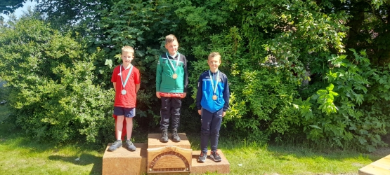 männliche Jugend E - Gummi